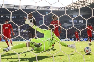 HSV-u ne ide, ali je Sankt Pauli ponos Hamburga - Preko Augzburga do vrha tabele